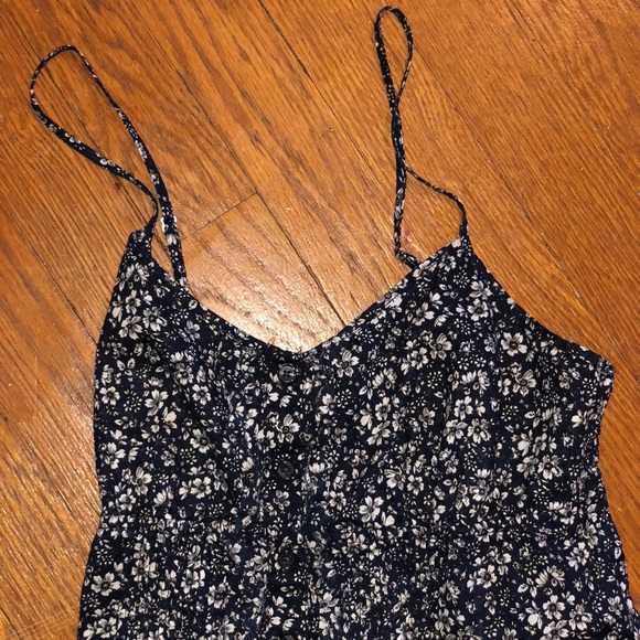 🦋pick 5/$25! 曆 America Eagle Sweet ruffle tank - Picture 2 of 7